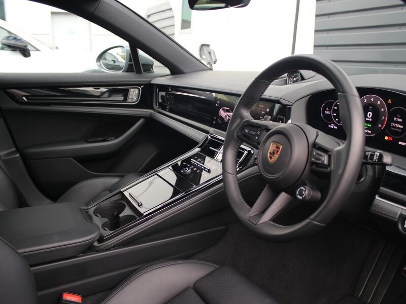 More views of Porsche Panamera