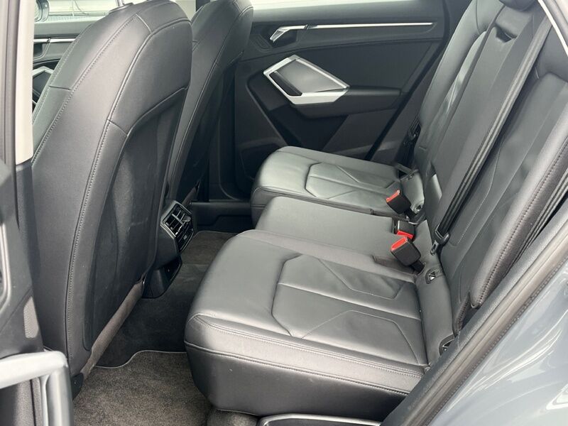 More views of Audi Q3