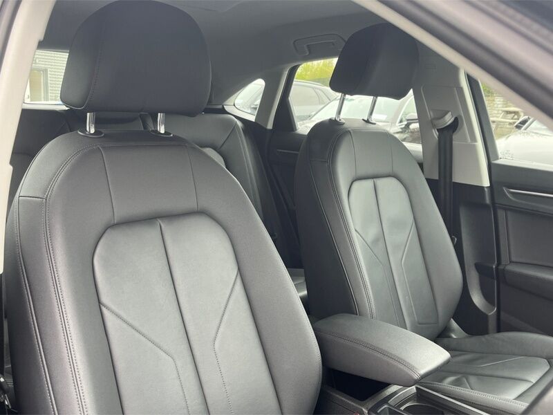 More views of Audi Q3