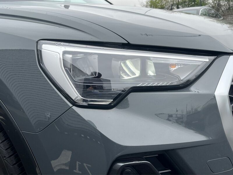 More views of Audi Q3