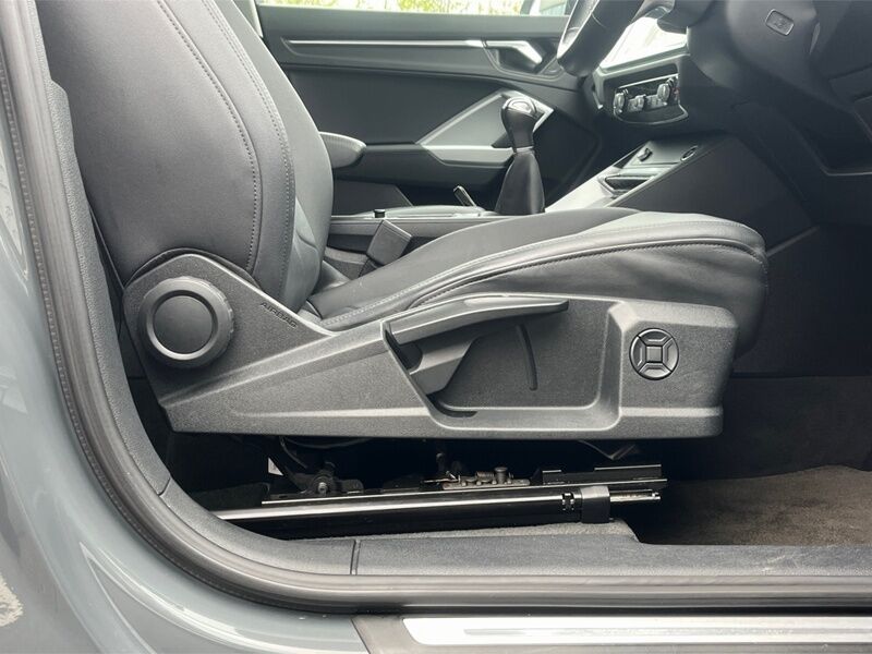 More views of Audi Q3