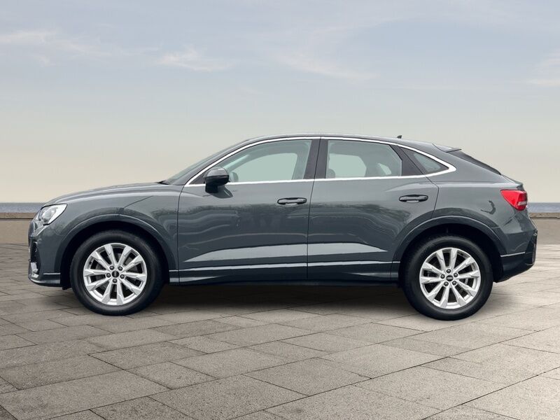 More views of Audi Q3