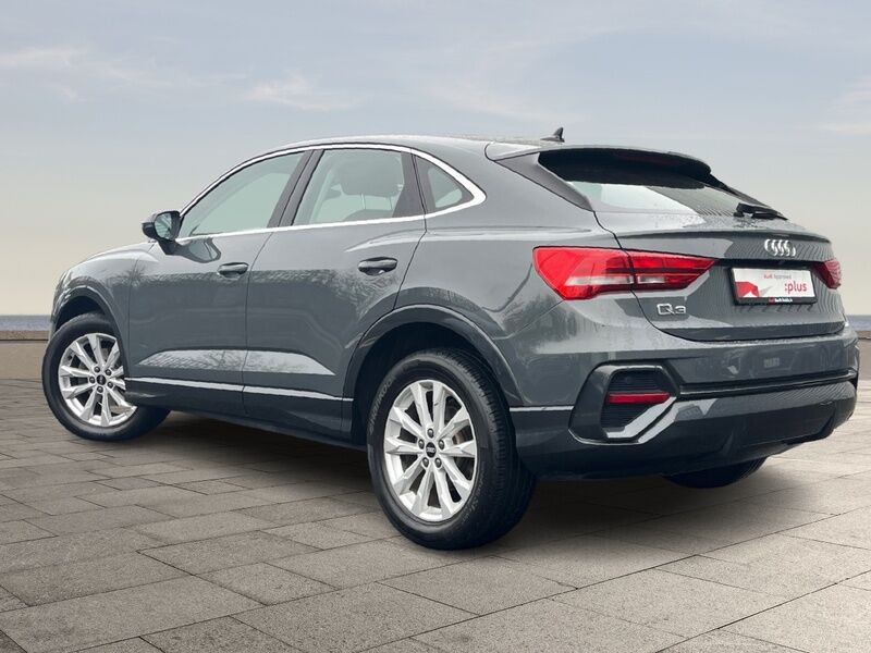 More views of Audi Q3