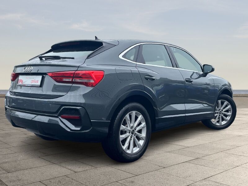 More views of Audi Q3