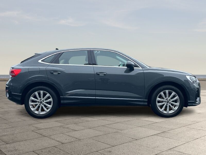 More views of Audi Q3