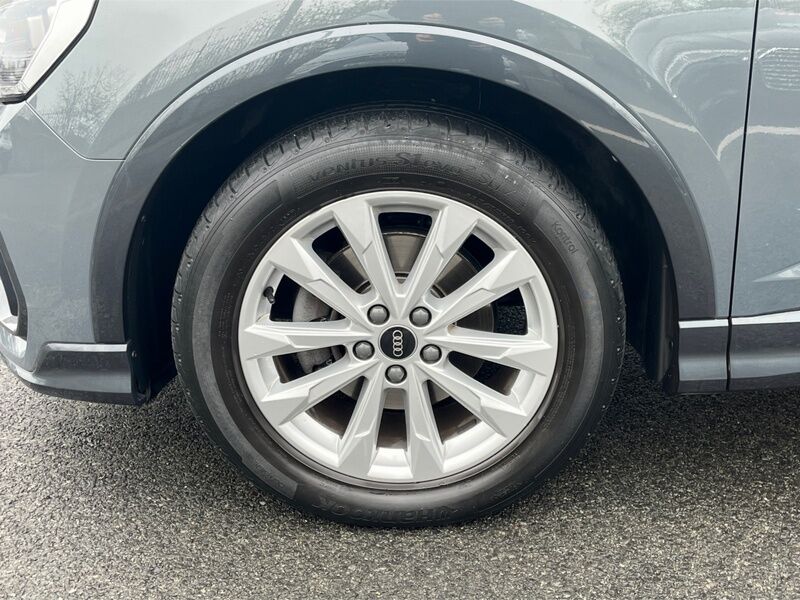 More views of Audi Q3