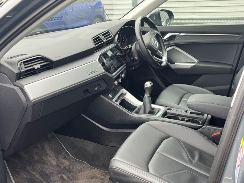 More views of Audi Q3