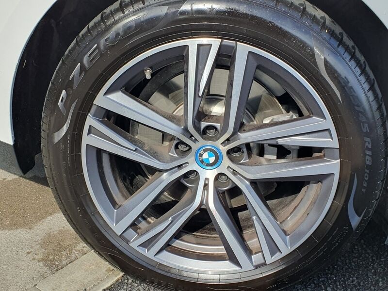 More views of BMW i4