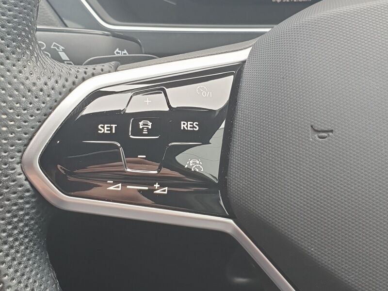 More views of Volkswagen Tiguan