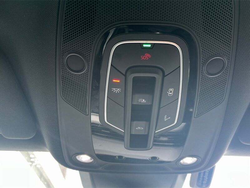 More views of Audi Q8 e-tron