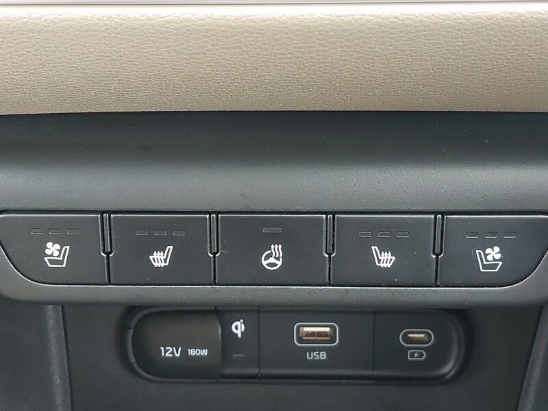 More views of Kia Sportage