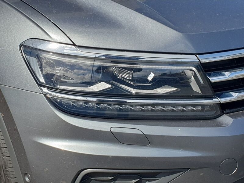 More views of Volkswagen Tiguan Allspace