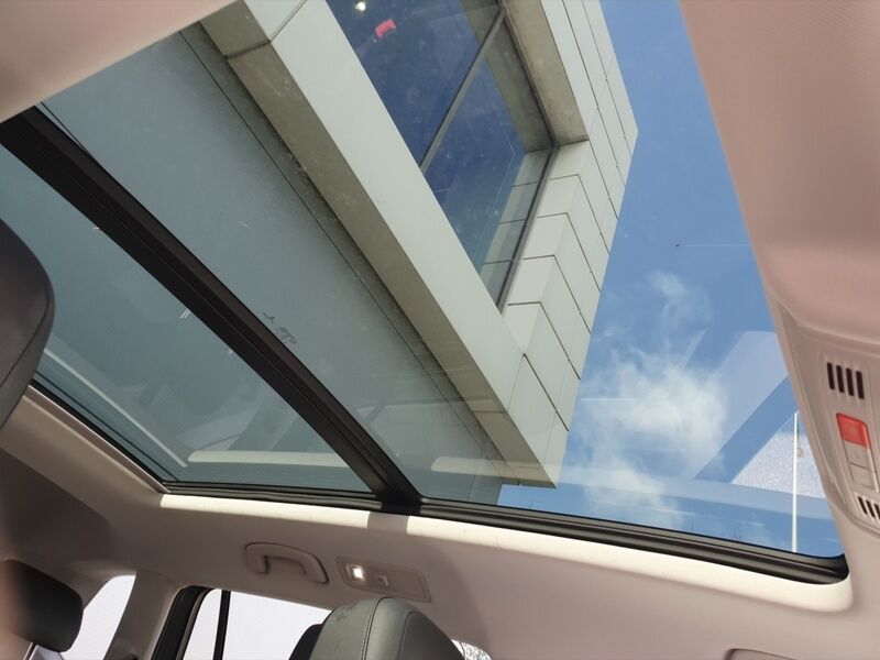 More views of Volkswagen Tiguan Allspace