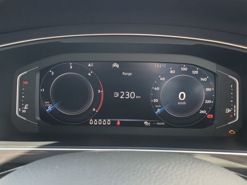 More views of Volkswagen Tiguan Allspace