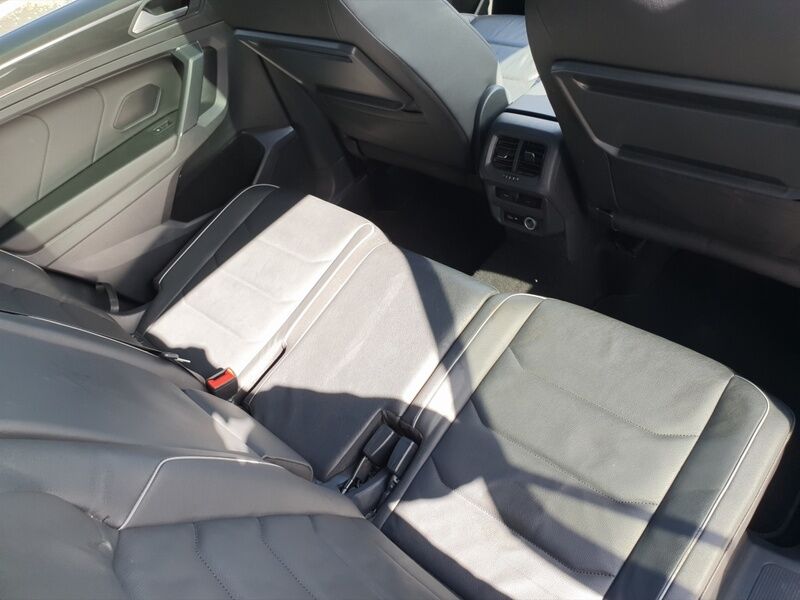 More views of Volkswagen Tiguan Allspace