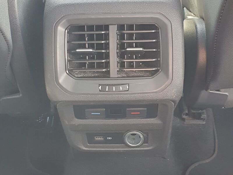 More views of Volkswagen Tiguan Allspace