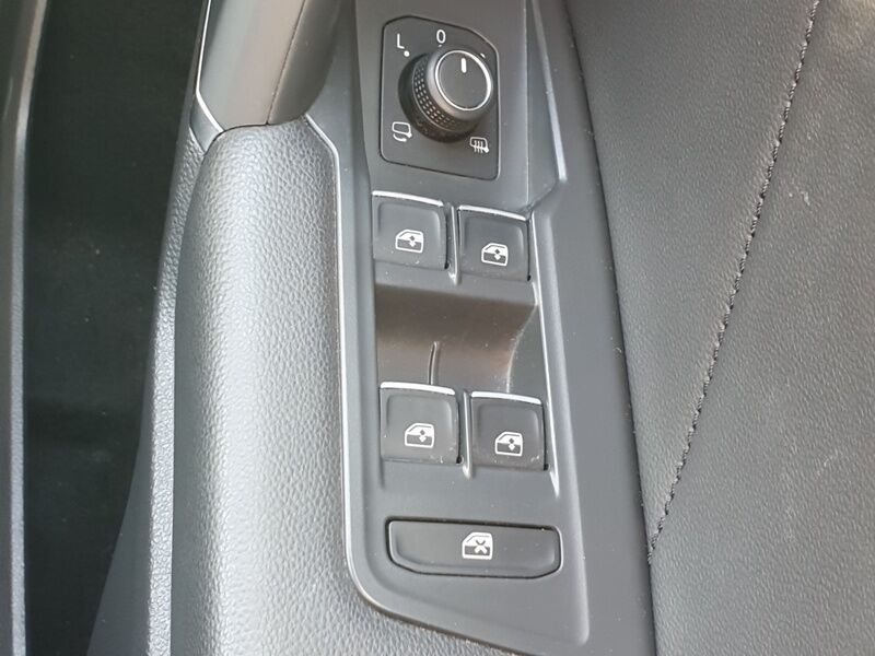 More views of Volkswagen Tiguan Allspace