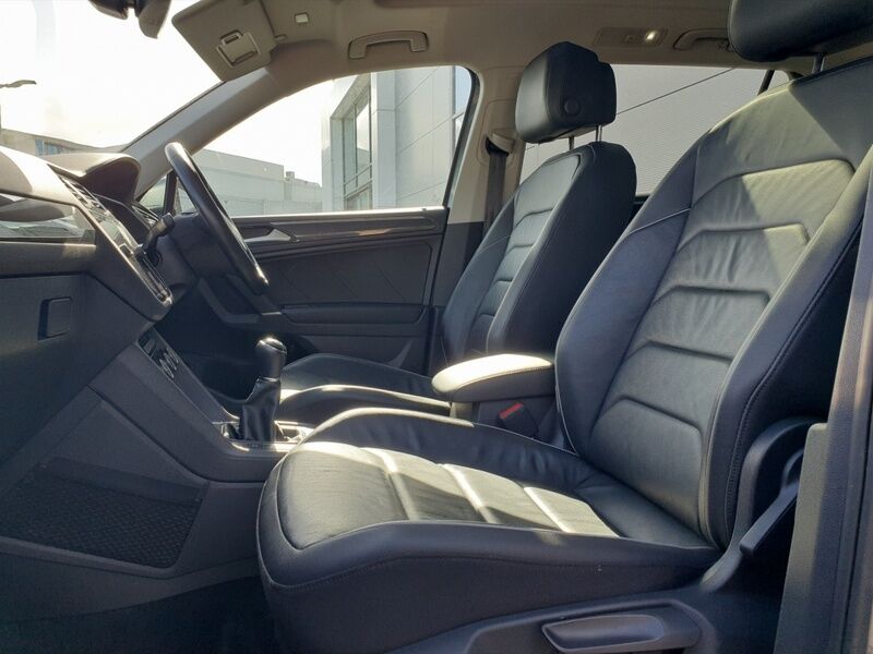 More views of Volkswagen Tiguan Allspace