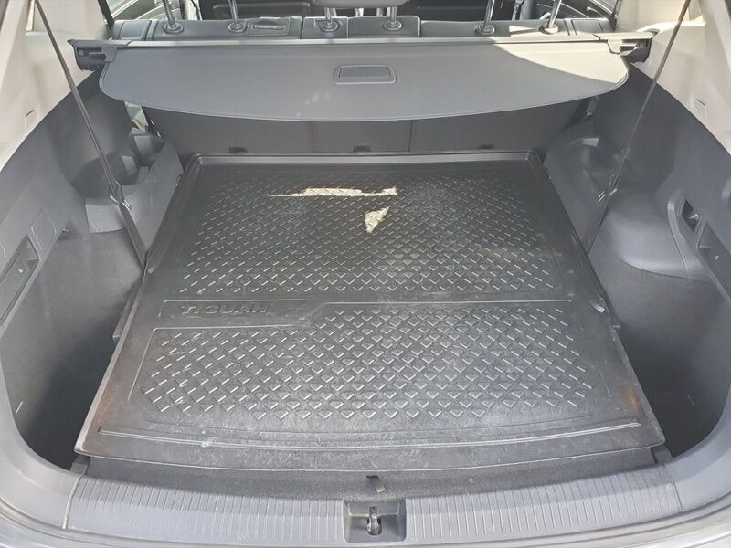 More views of Volkswagen Tiguan Allspace