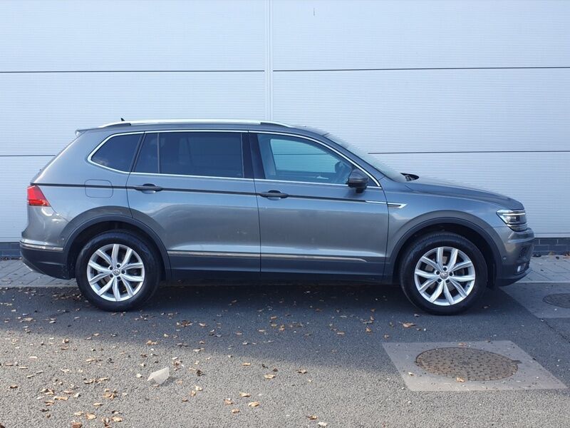 More views of Volkswagen Tiguan Allspace
