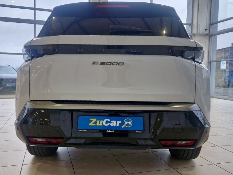 More views of Peugeot 5008