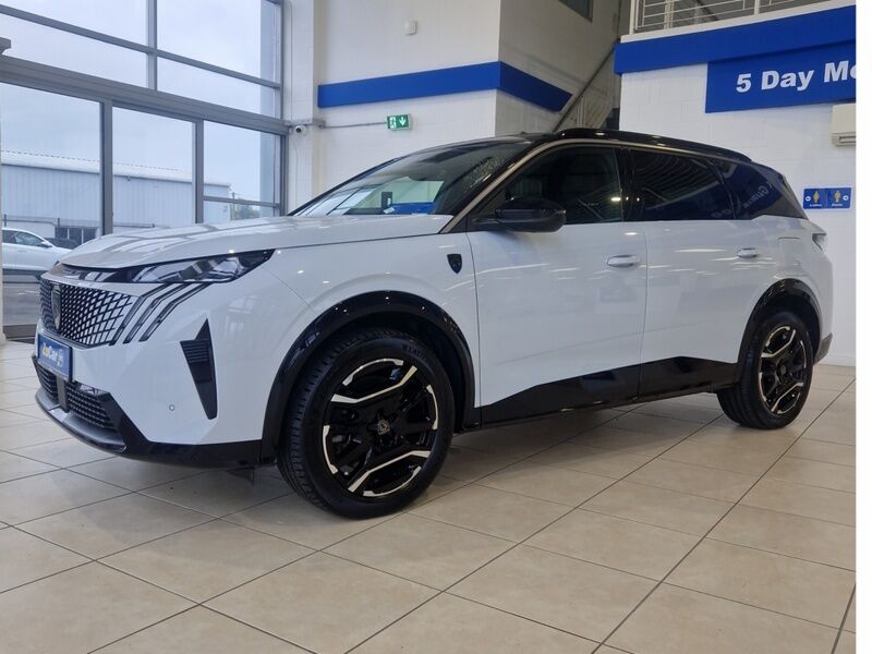 More views of Peugeot 5008