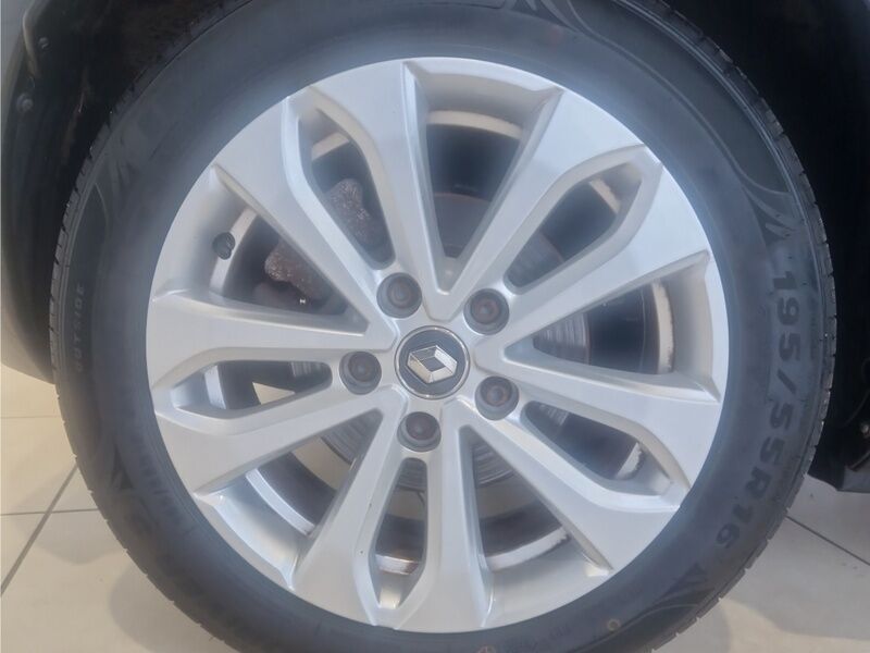 More views of Renault Zoe