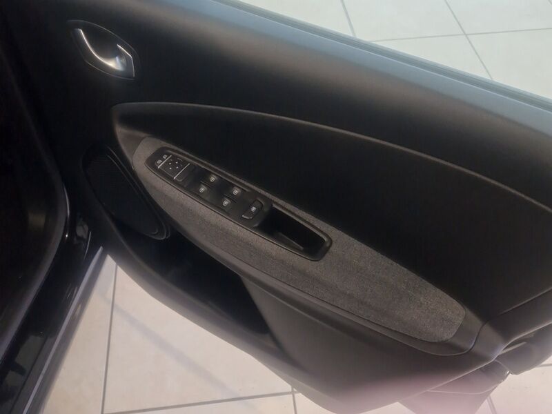 More views of Renault Zoe