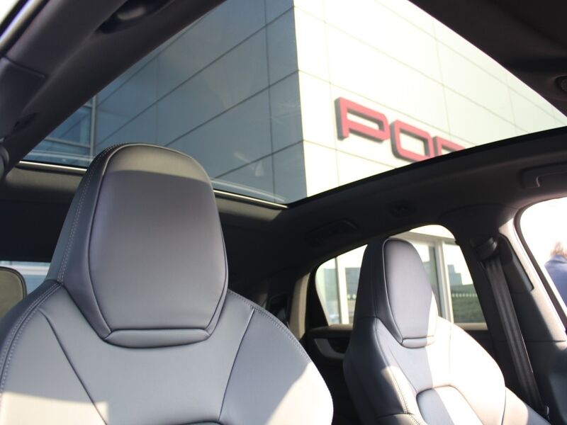 More views of Porsche Cayenne
