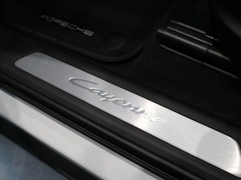 More views of Porsche Cayenne