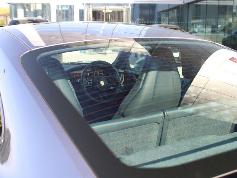 More views of Porsche 911