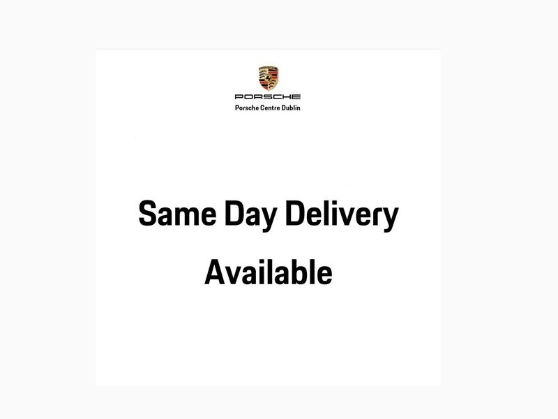 More views of Porsche 911