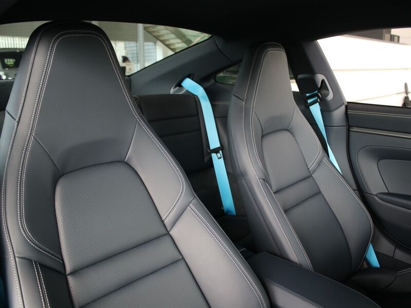 More views of Porsche 911