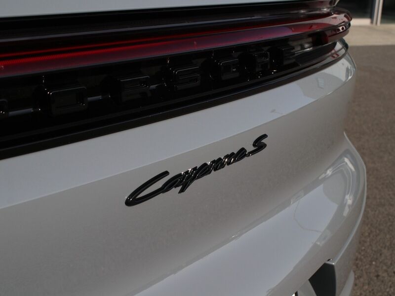 More views of Porsche Cayenne