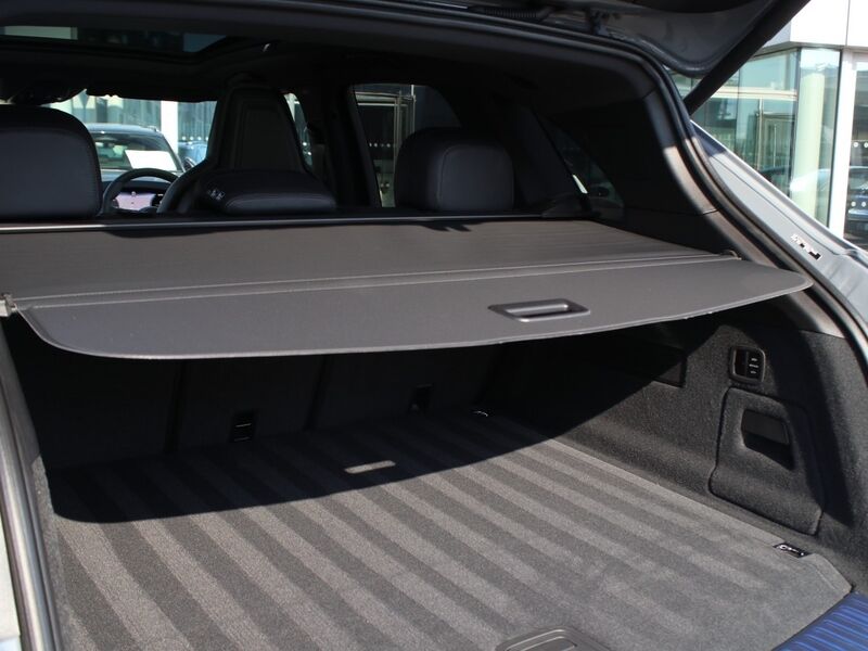More views of Porsche Cayenne