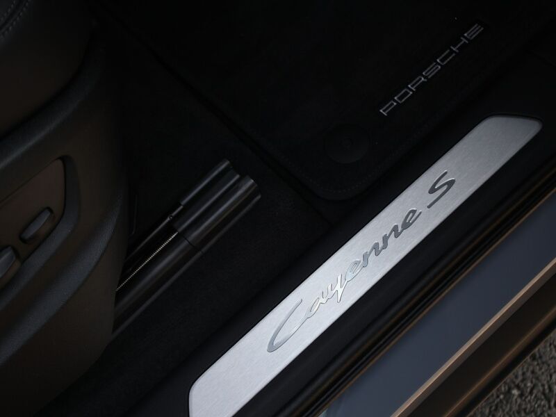 More views of Porsche Cayenne