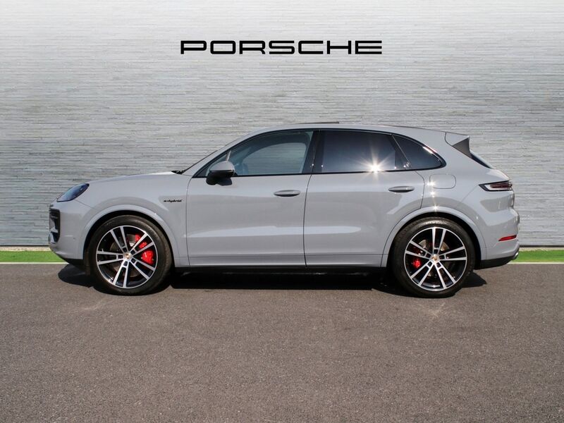More views of Porsche Cayenne