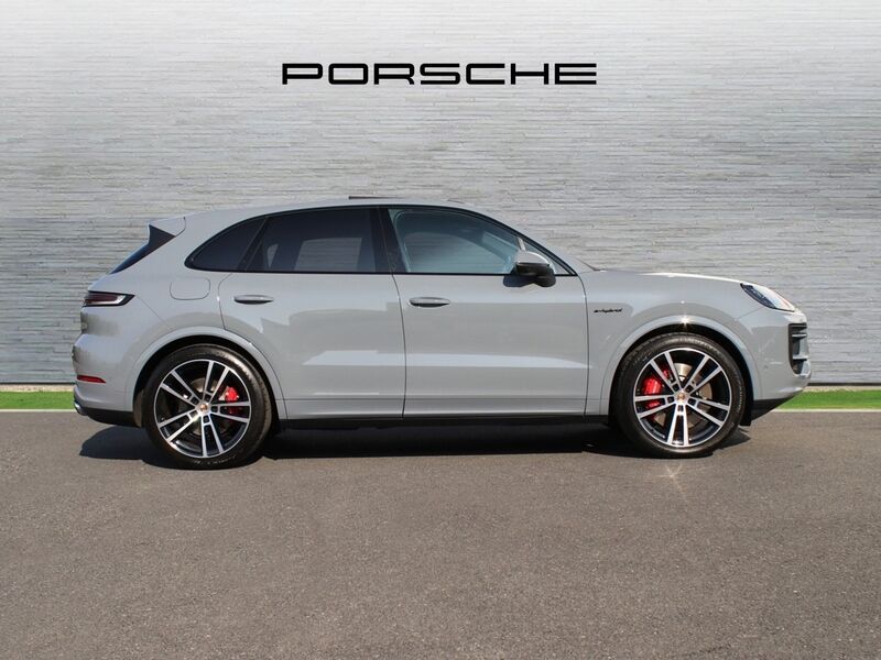 More views of Porsche Cayenne