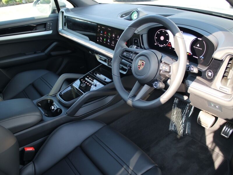 More views of Porsche Cayenne