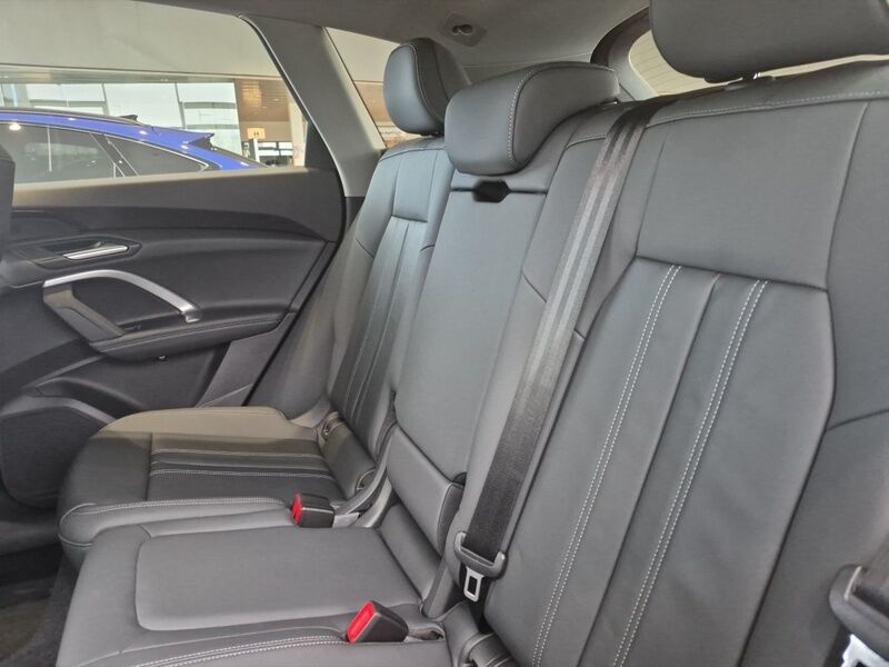 More views of Audi Q5