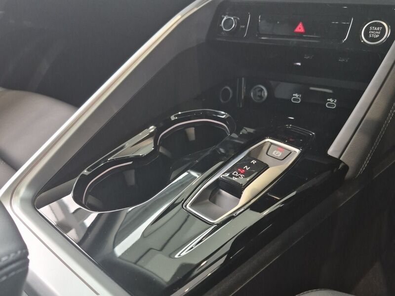 More views of Audi Q5