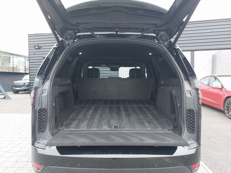 More views of Land Rover Discovery