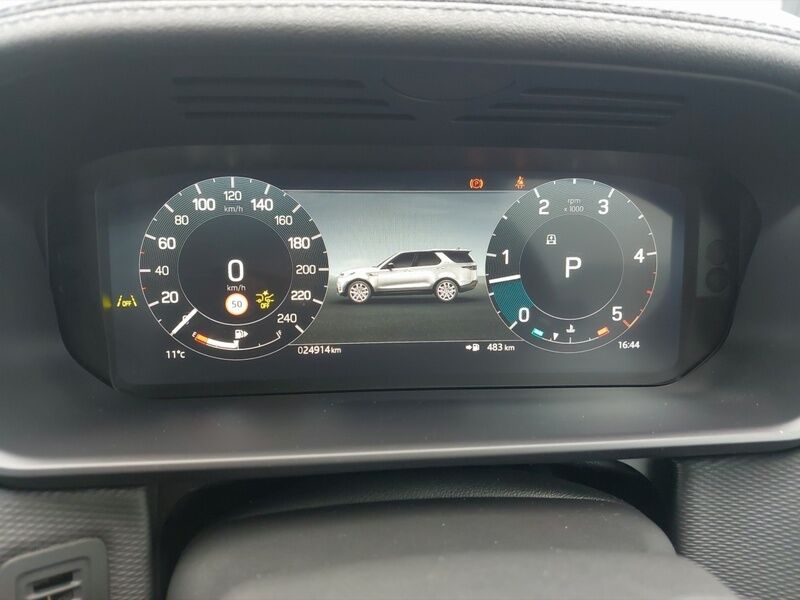 More views of Land Rover Discovery