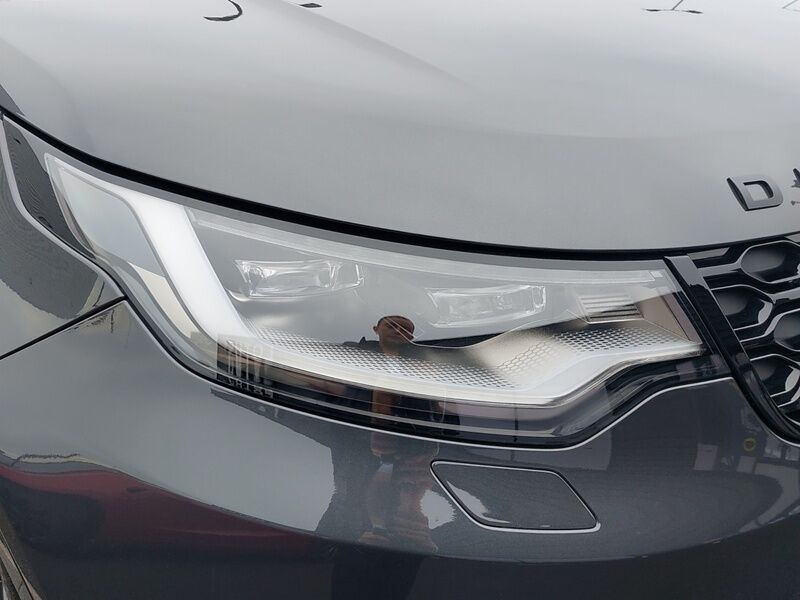 More views of Land Rover Discovery