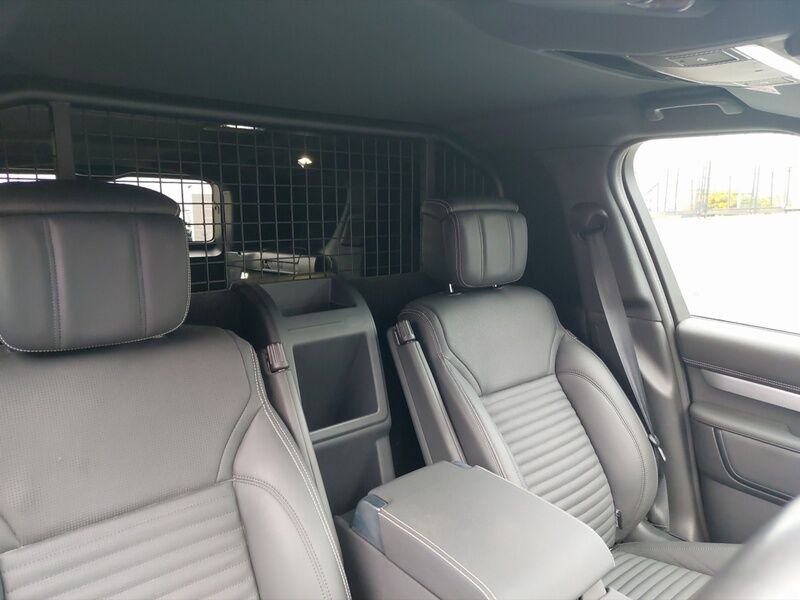 More views of Land Rover Discovery