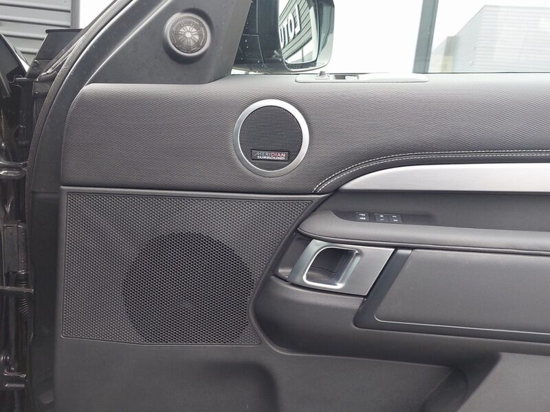 More views of Land Rover Discovery