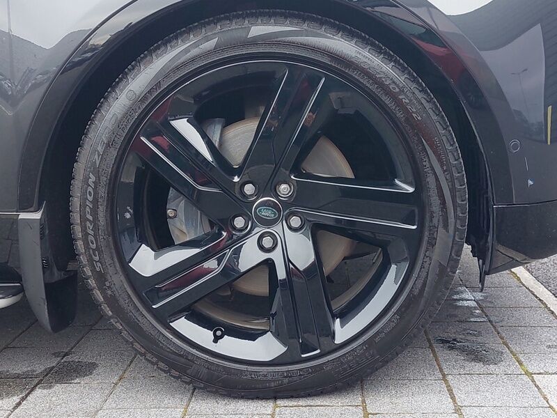 More views of Land Rover Discovery