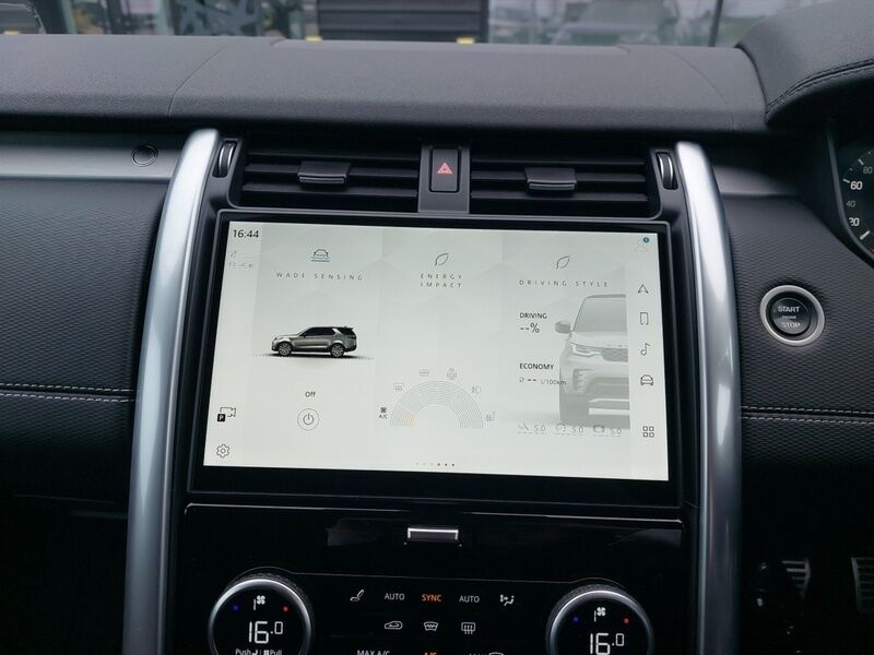 More views of Land Rover Discovery