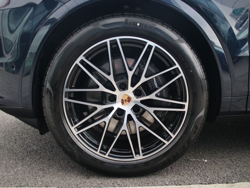More views of Porsche Cayenne