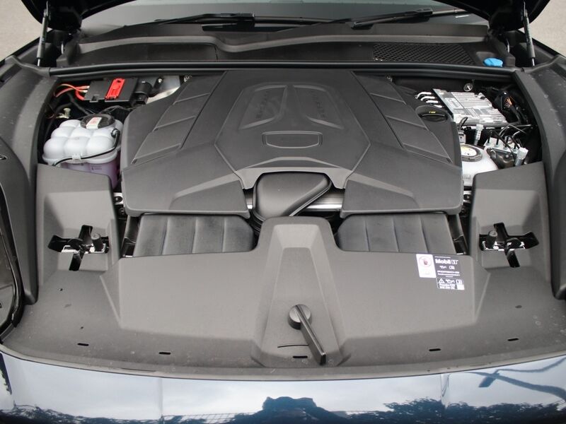 More views of Porsche Cayenne